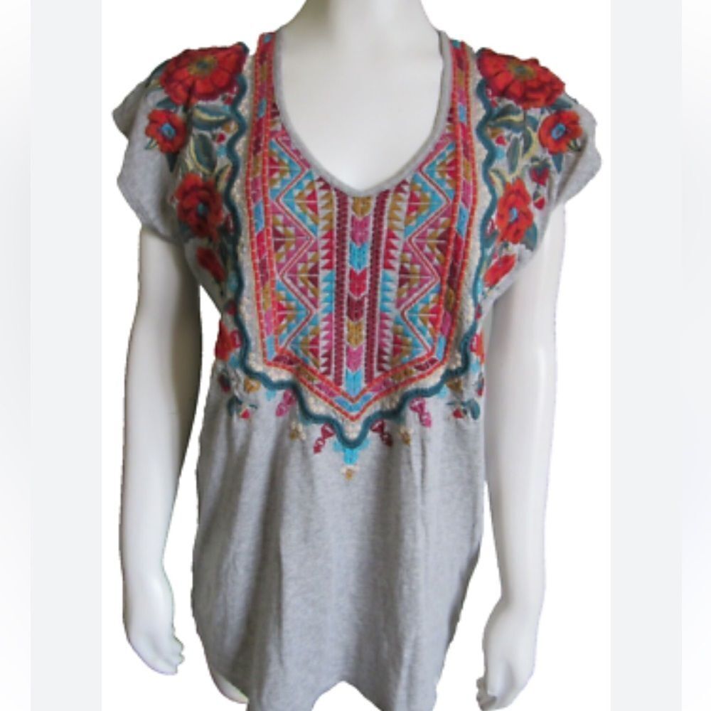 Johnny Was Luxe Boho Ornelia Embroidered Capped Sleeve Grey Tee- XS- like new! - Picture 3 of 13